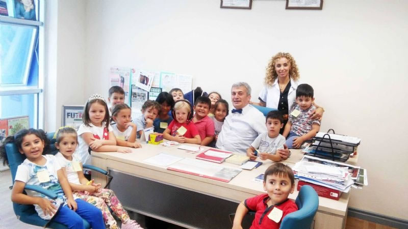 Minikler Okulunu Tanıyor