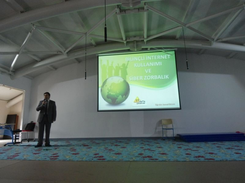 Bilinçli İnternet Kullanımı ve Siber Zorbalık Semineri
