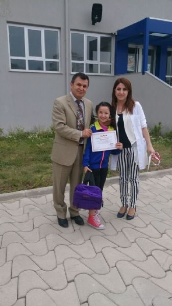 Prima Üçgen Mum Boya Kreatif Resim Yarışmasında Başarı