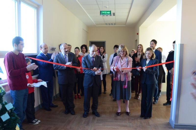 Ondokuz Mayıs Üniversitesi Vakfı Kolejinde Çocuklara Yabancı Dil Öğretiminde Kullanılan Materyaller Sergisi